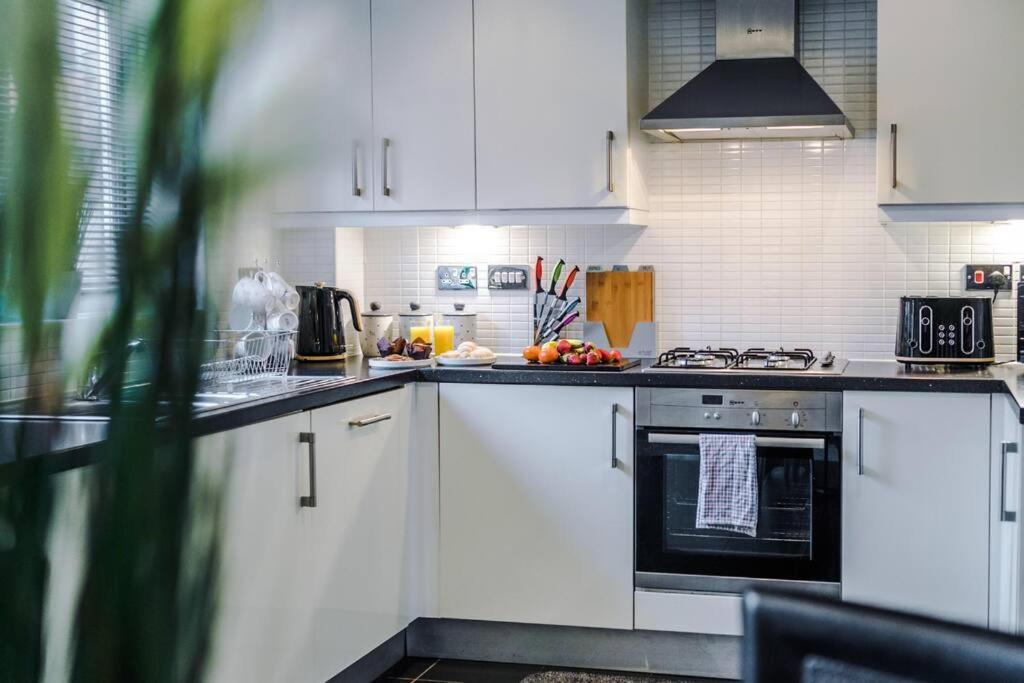 Stylish Townhouse Chester City Centre With Parking Dış mekan fotoğraf