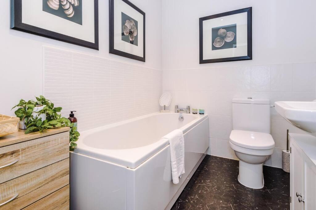 Stylish Townhouse Chester City Centre With Parking Dış mekan fotoğraf