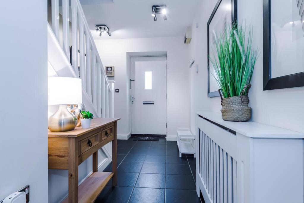 Stylish Townhouse Chester City Centre With Parking Dış mekan fotoğraf