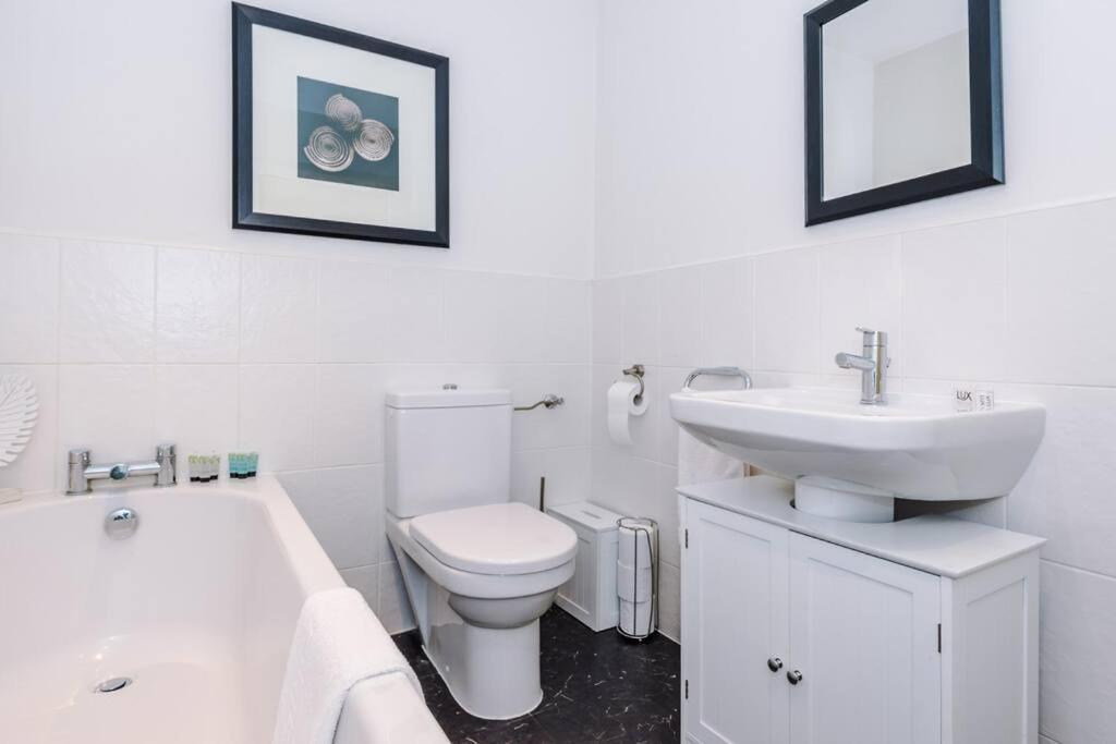 Stylish Townhouse Chester City Centre With Parking Dış mekan fotoğraf