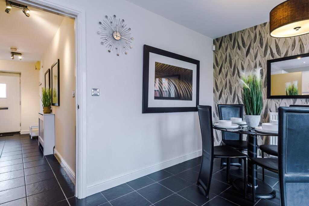 Stylish Townhouse Chester City Centre With Parking Dış mekan fotoğraf