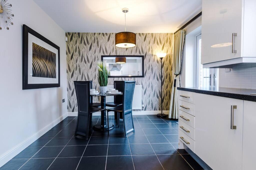 Stylish Townhouse Chester City Centre With Parking Dış mekan fotoğraf