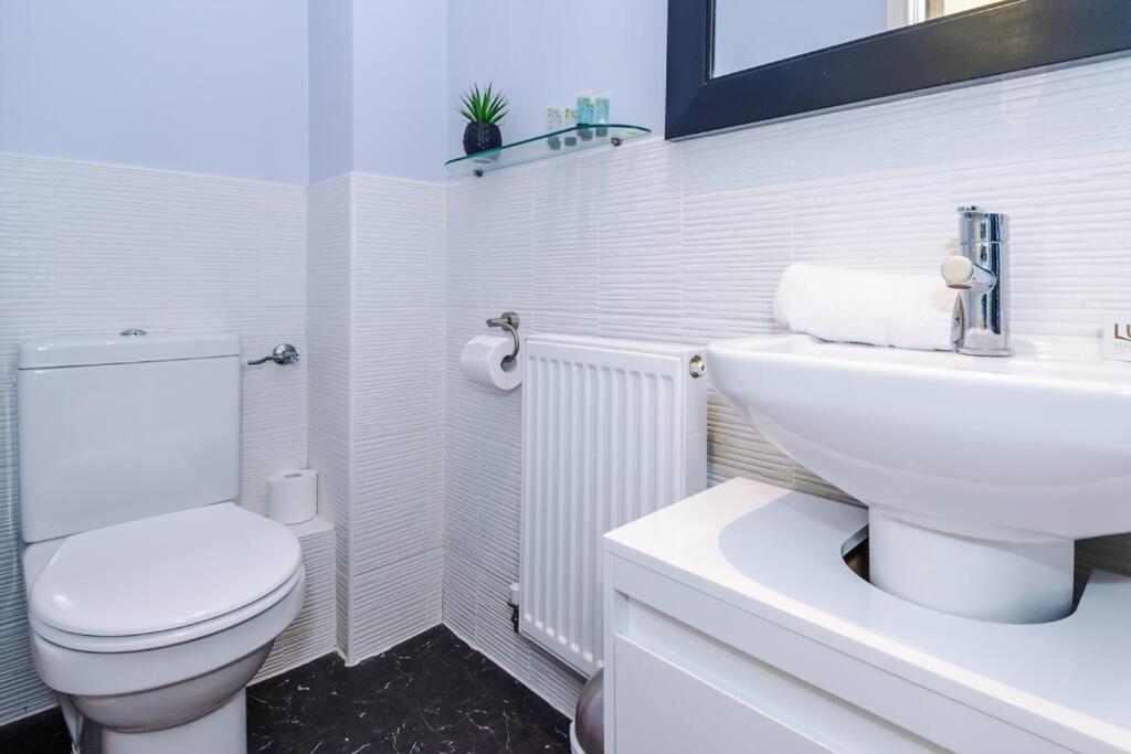 Stylish Townhouse Chester City Centre With Parking Dış mekan fotoğraf